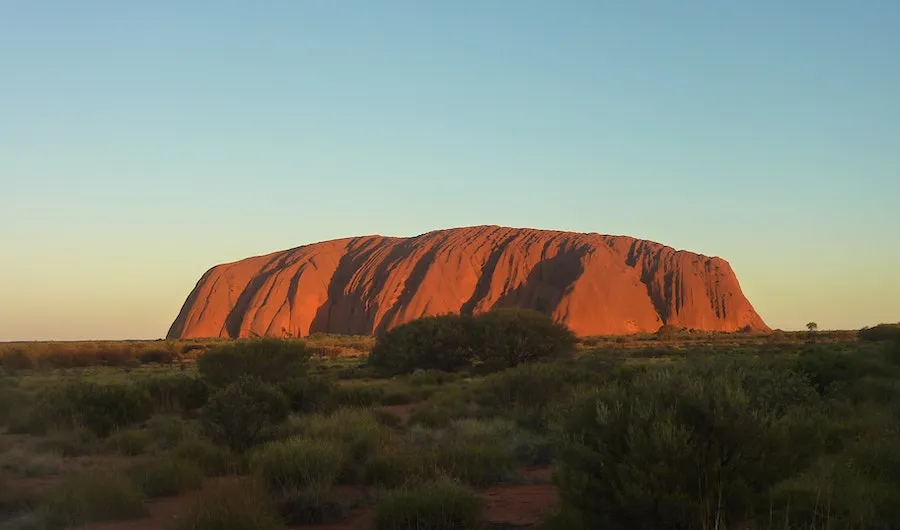 O Gigante Monolito de Uluru na Austrália Girassol Brasil Viagens e Turismo